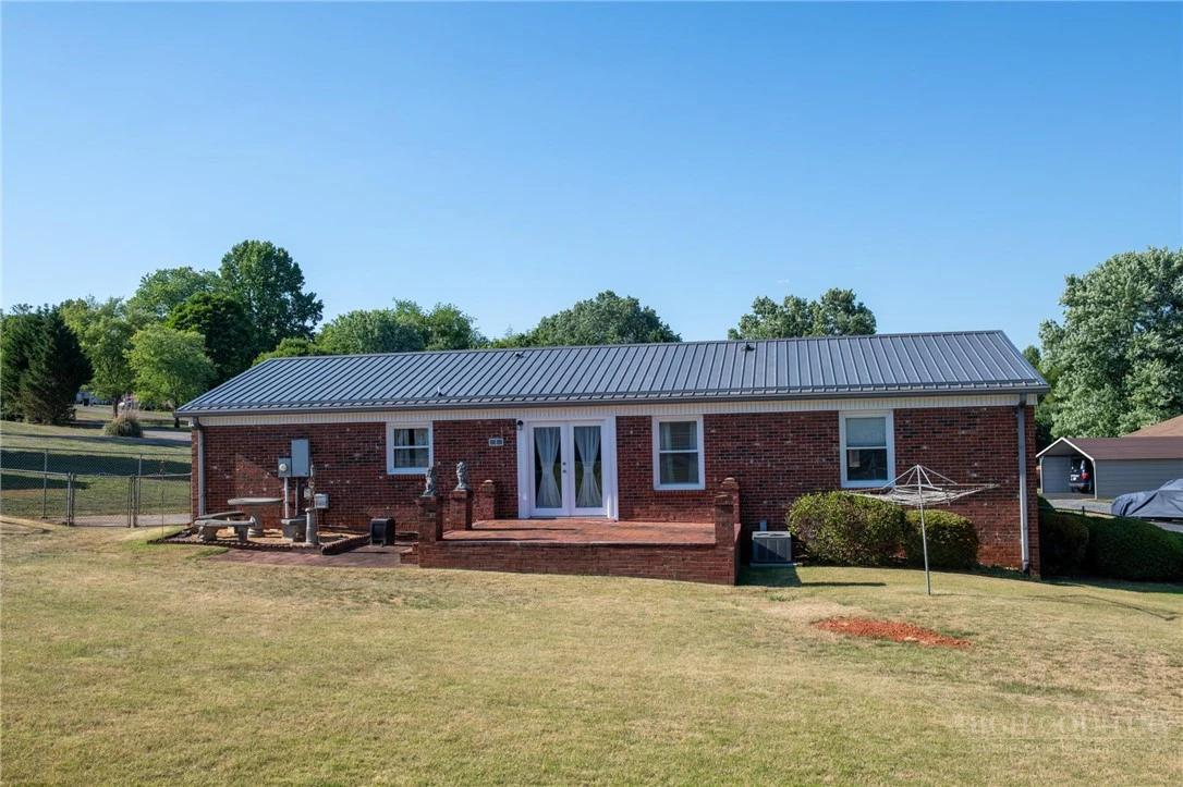 Image number 5 for the current listing