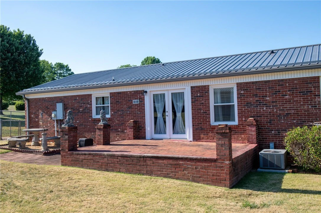 Image number 6 for the current listing