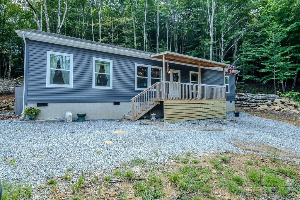 Image number 1 for the current listing