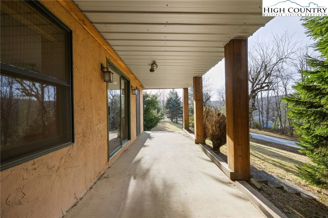 Image number 6 for the current listing