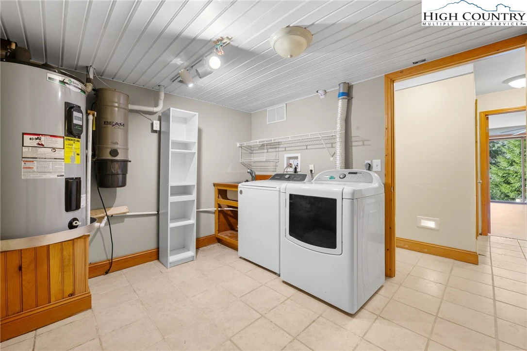 Image number 8 for the current listing