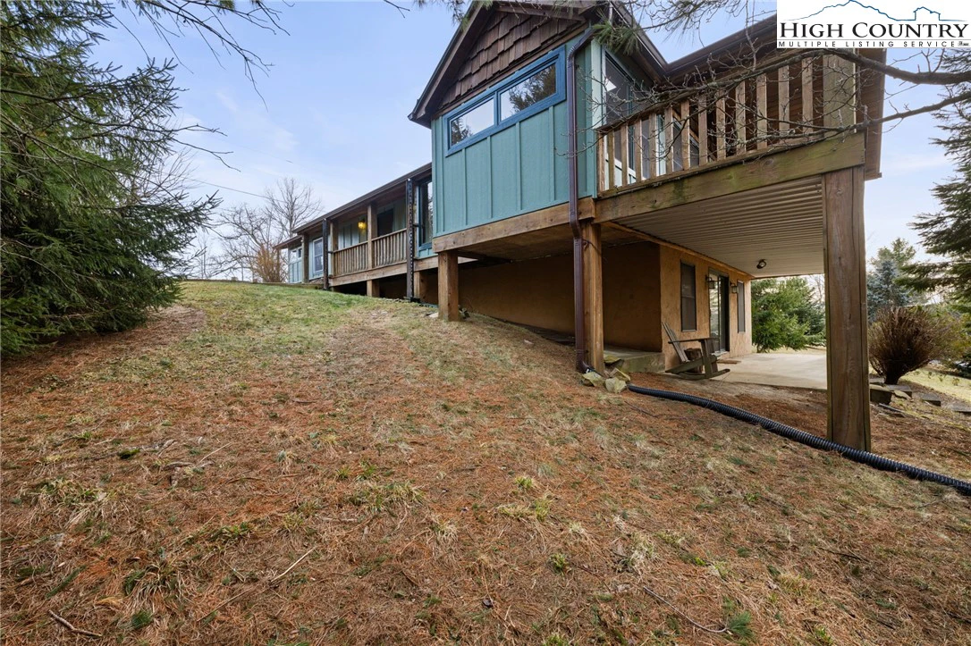 Image number 15 for the current listing