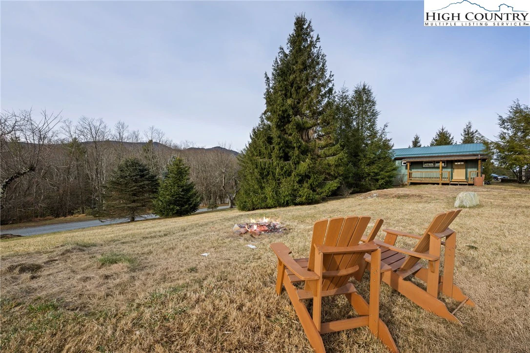 Image number 19 for the current listing