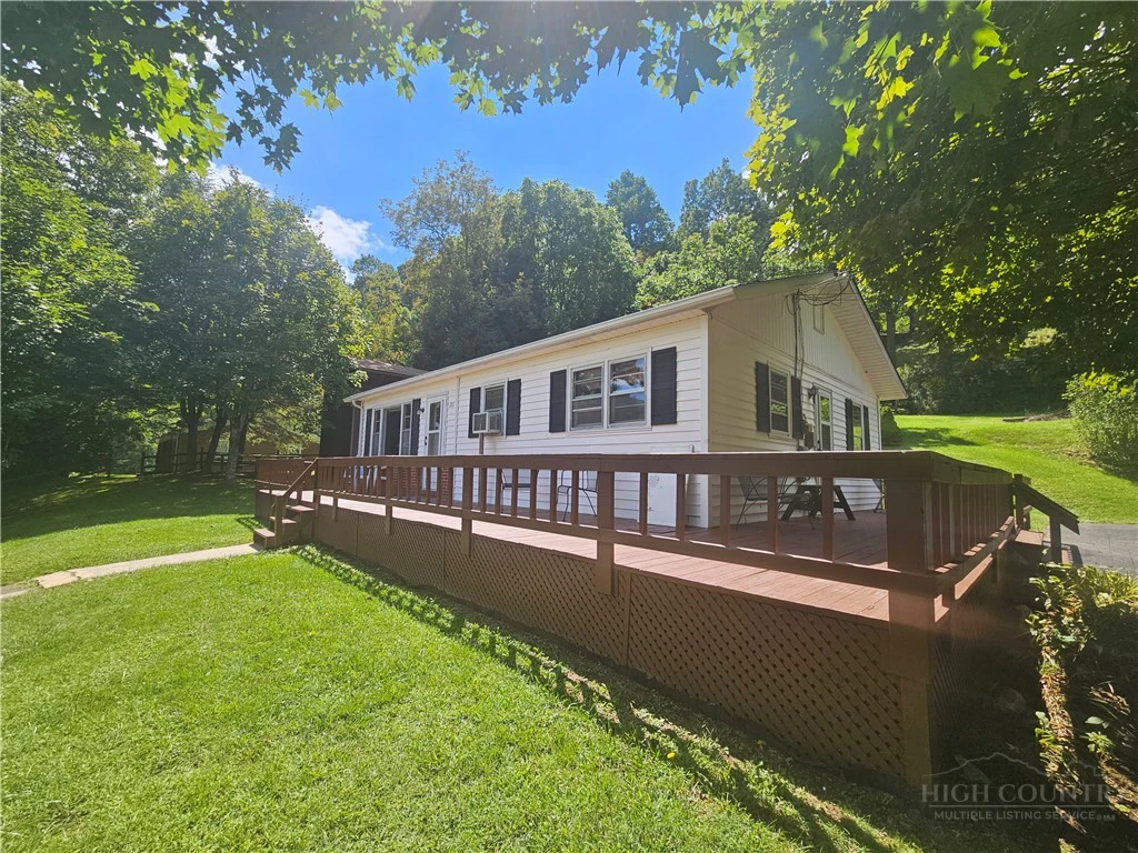 Image number 1 for the current listing