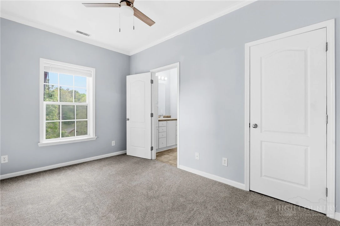 Image number 18 for the current listing