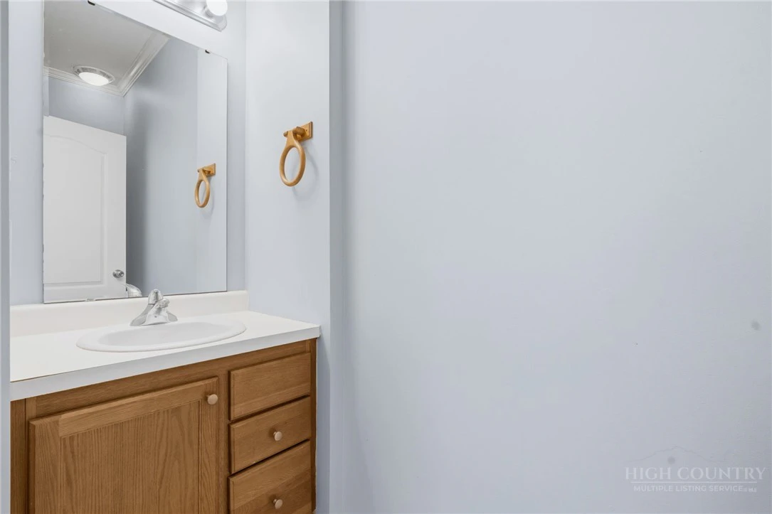 Image number 7 for the current listing