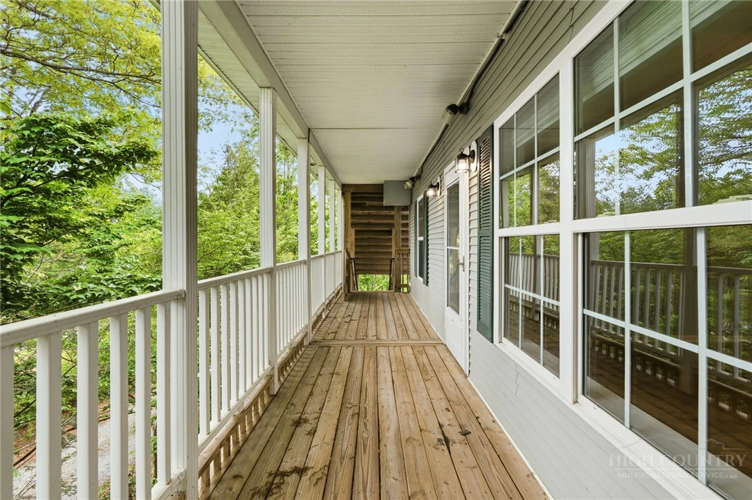Image number 9 for the current listing