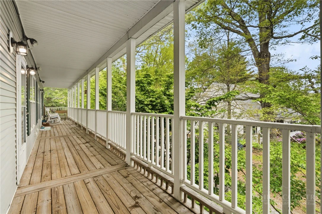Image number 2 for the current listing