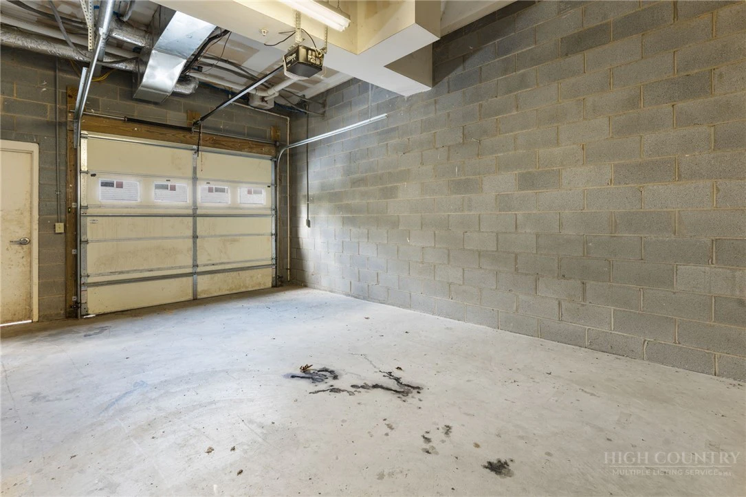 Image number 15 for the current listing