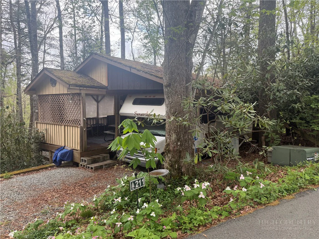 Image number 1 for the current listing