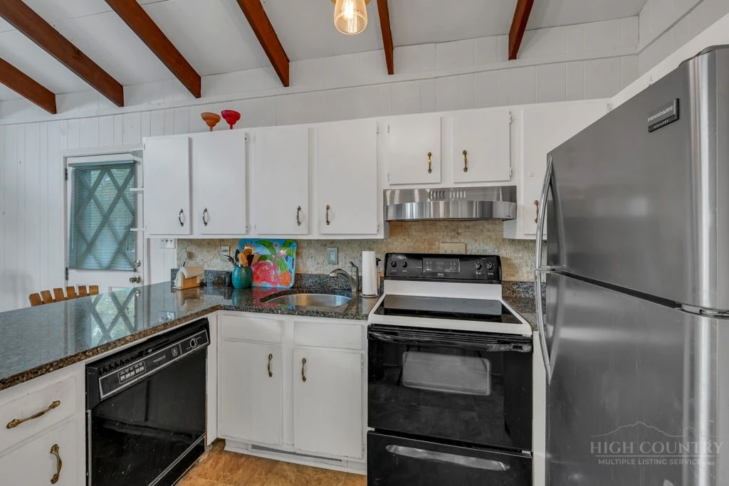 Image number 10 for the current listing