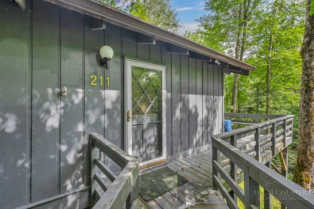 Image number 2 for the current listing