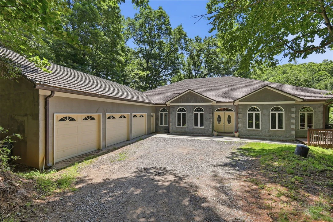 Image number 2 for the current listing