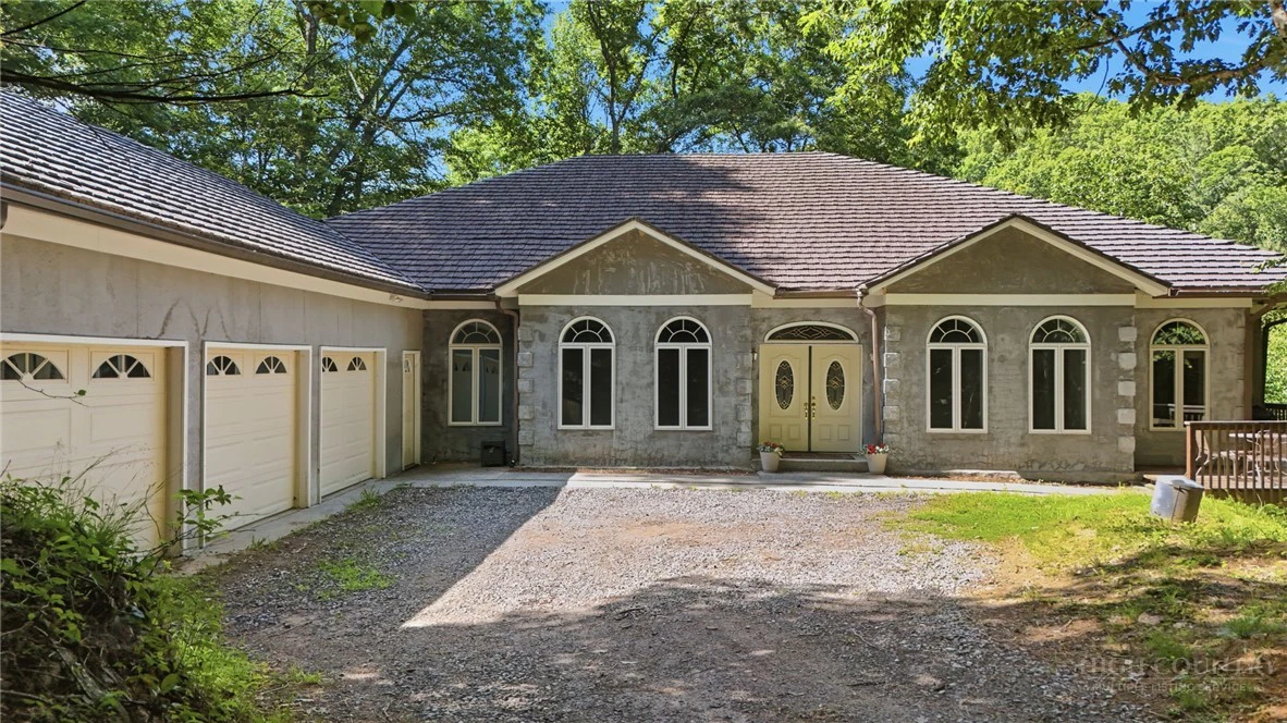 Image number 4 for the current listing