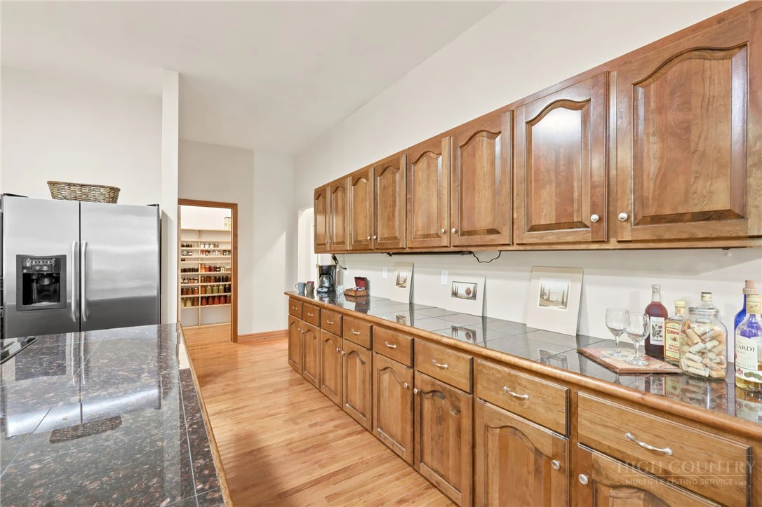 Image number 16 for the current listing