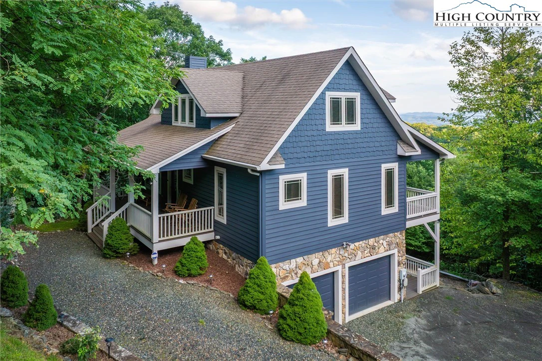 Image number 13 for the current listing