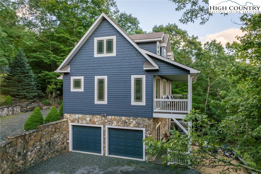 Image number 2 for the current listing