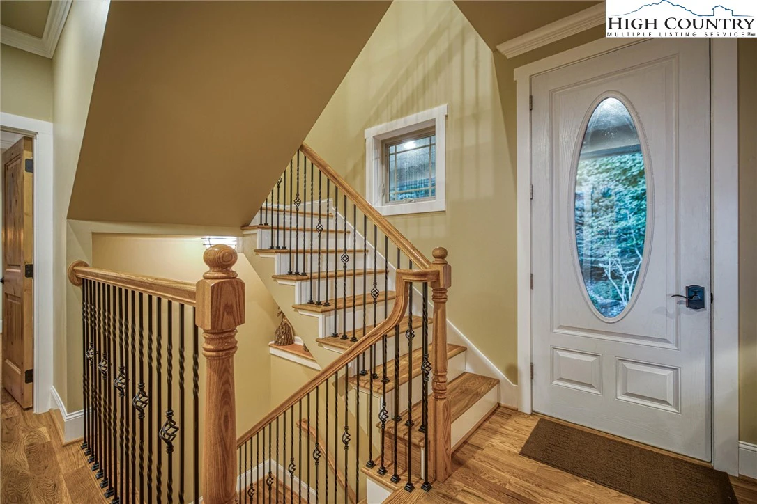 Image number 4 for the current listing