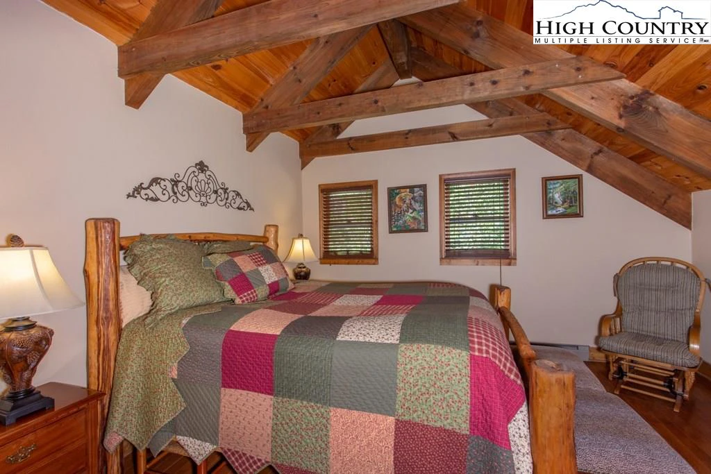 Image number 6 for the current listing