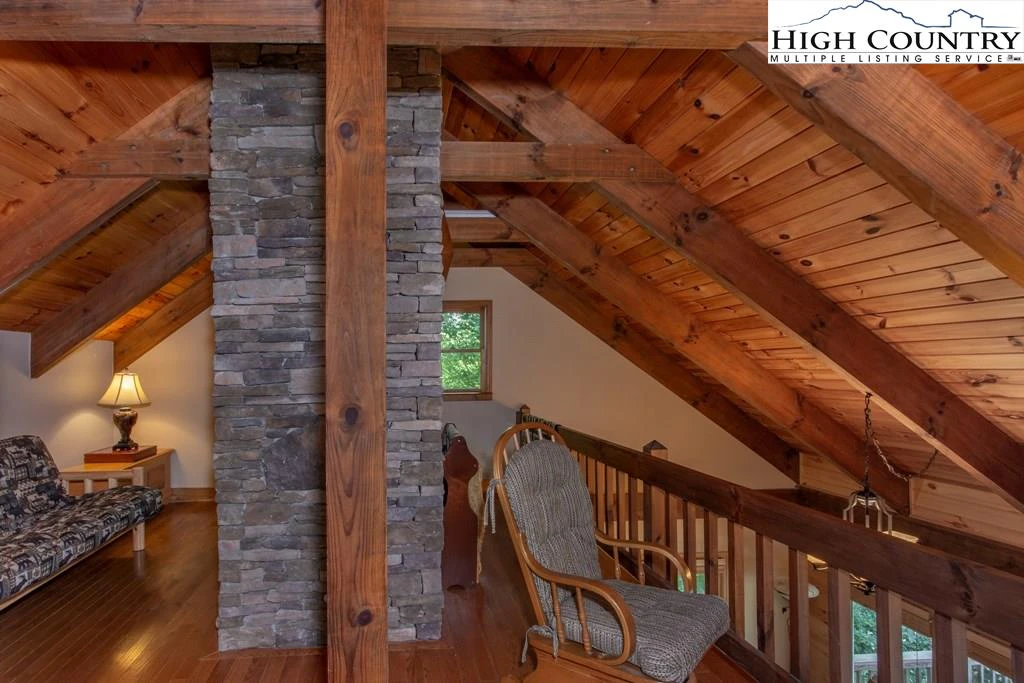 Image number 8 for the current listing