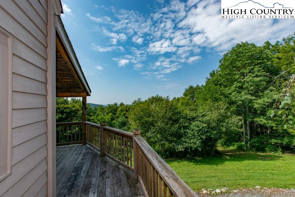 Image number 9 for the current listing