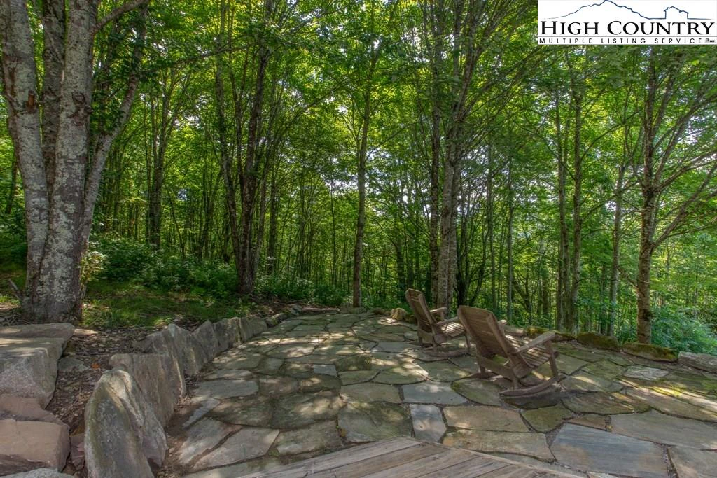 Image number 18 for the current listing