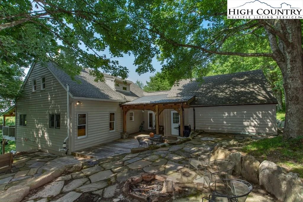 Image number 19 for the current listing