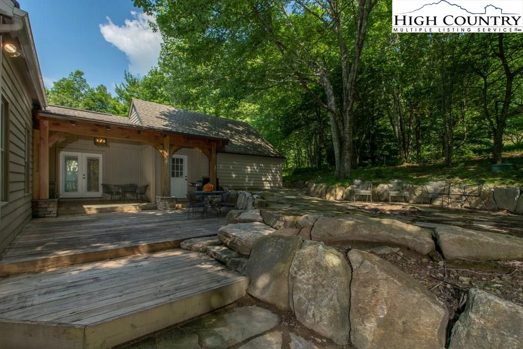 Image number 21 for the current listing