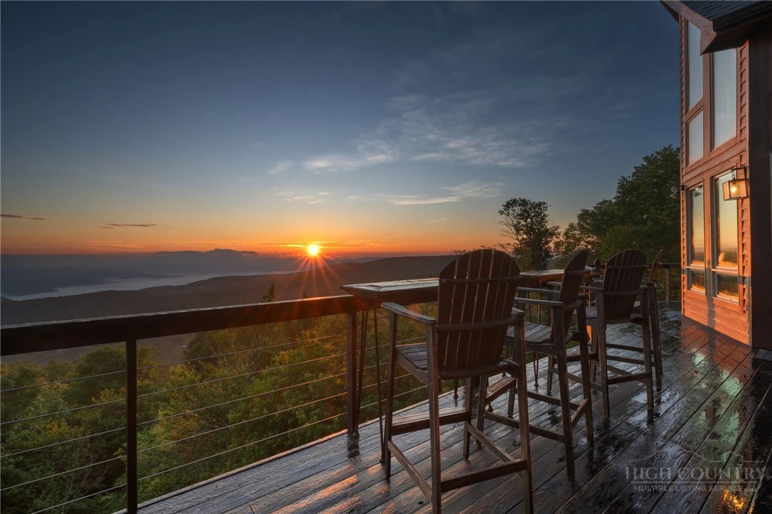 Image number 2 for the current listing