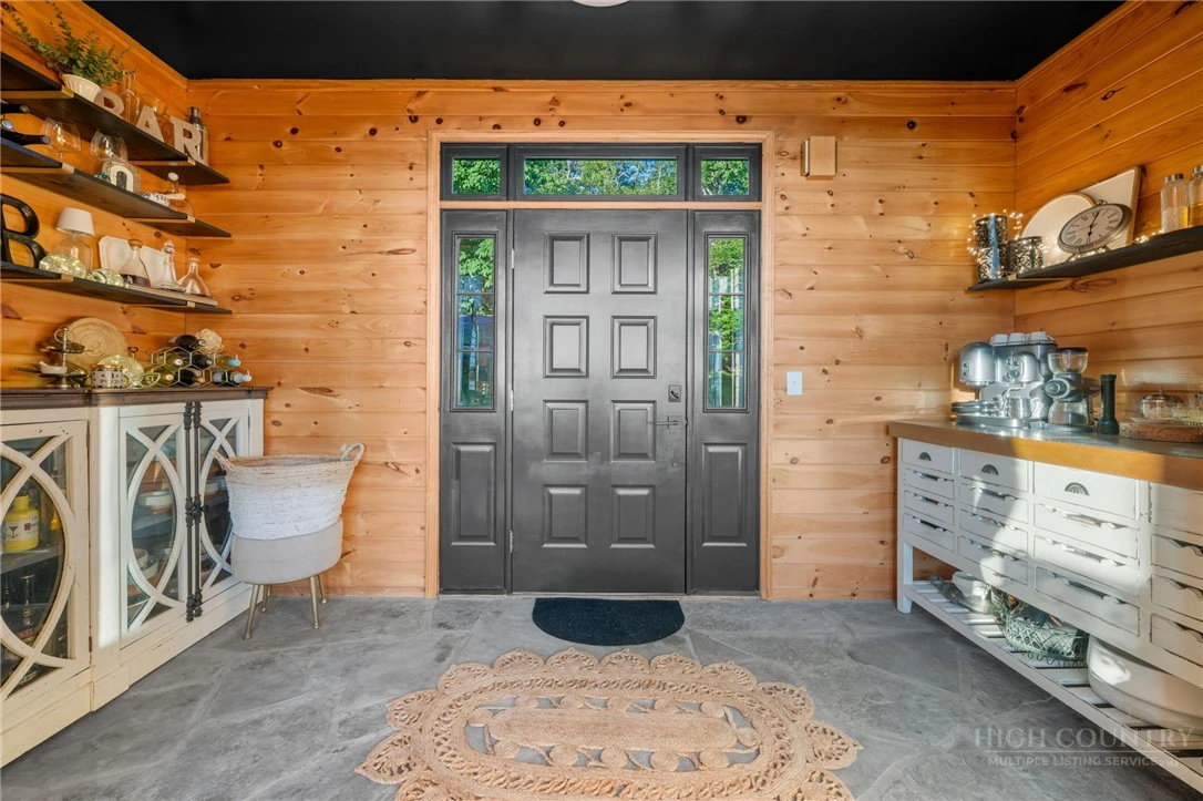Image number 8 for the current listing