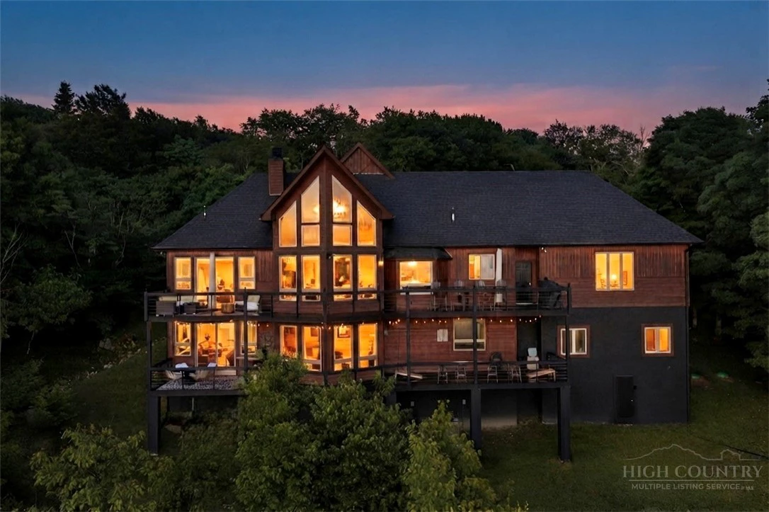 Image number 7 for the current listing
