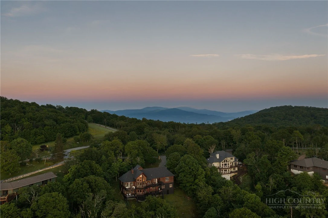 Image number 6 for the current listing