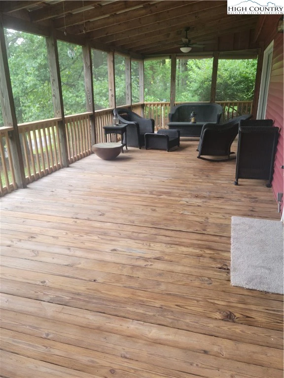 Image number 21 for the current listing