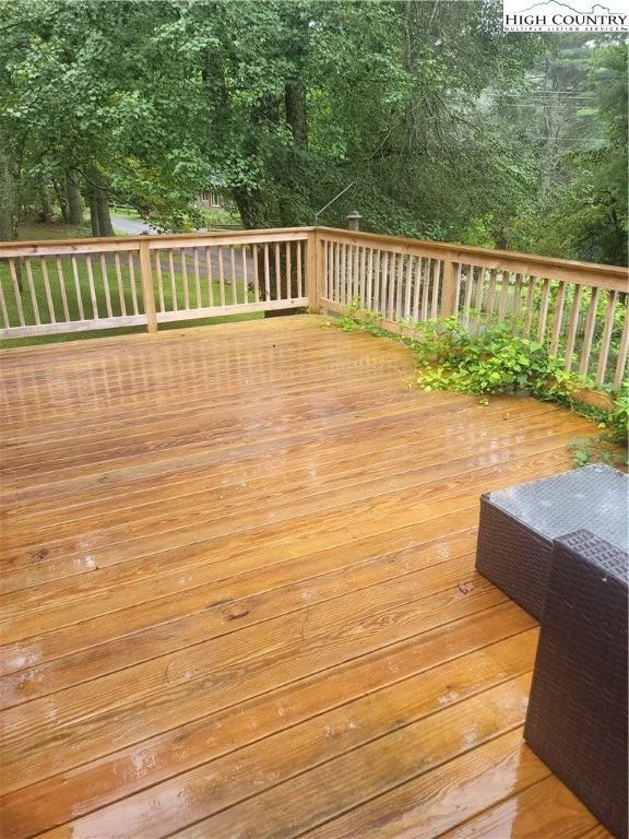 Image number 19 for the current listing