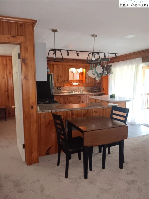 Image number 16 for the current listing