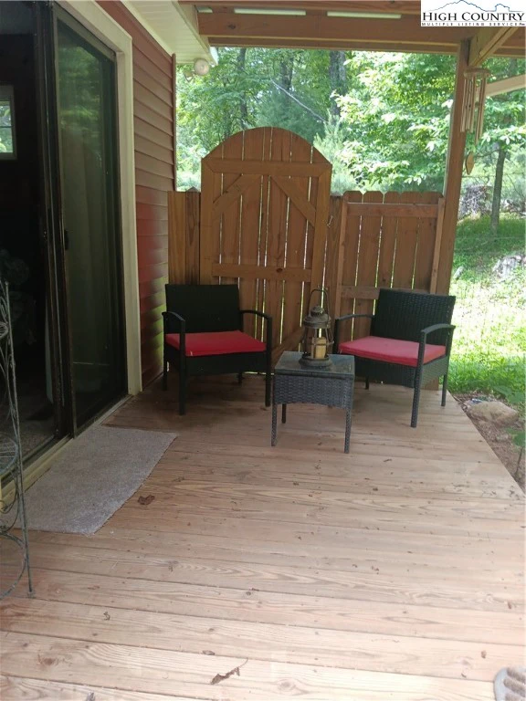 Image number 18 for the current listing