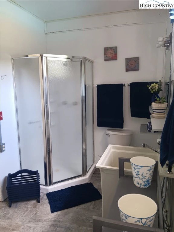Image number 7 for the current listing