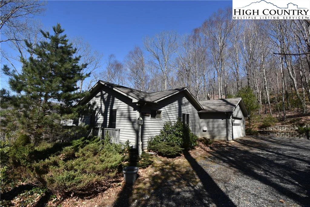 Image number 1 for the current listing