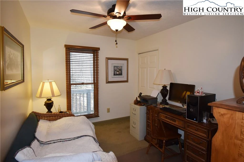 Image number 14 for the current listing