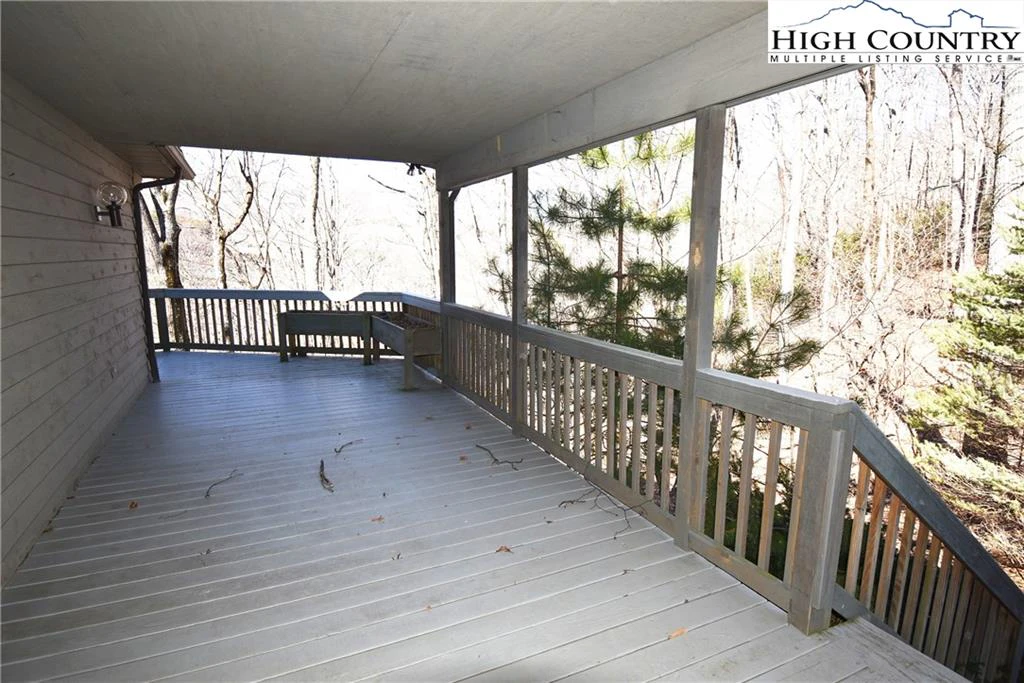 Image number 8 for the current listing