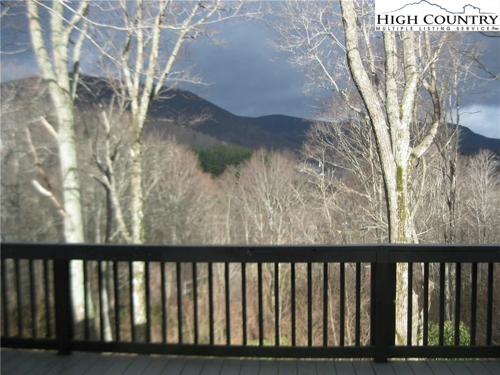 Image number 26 for the current listing
