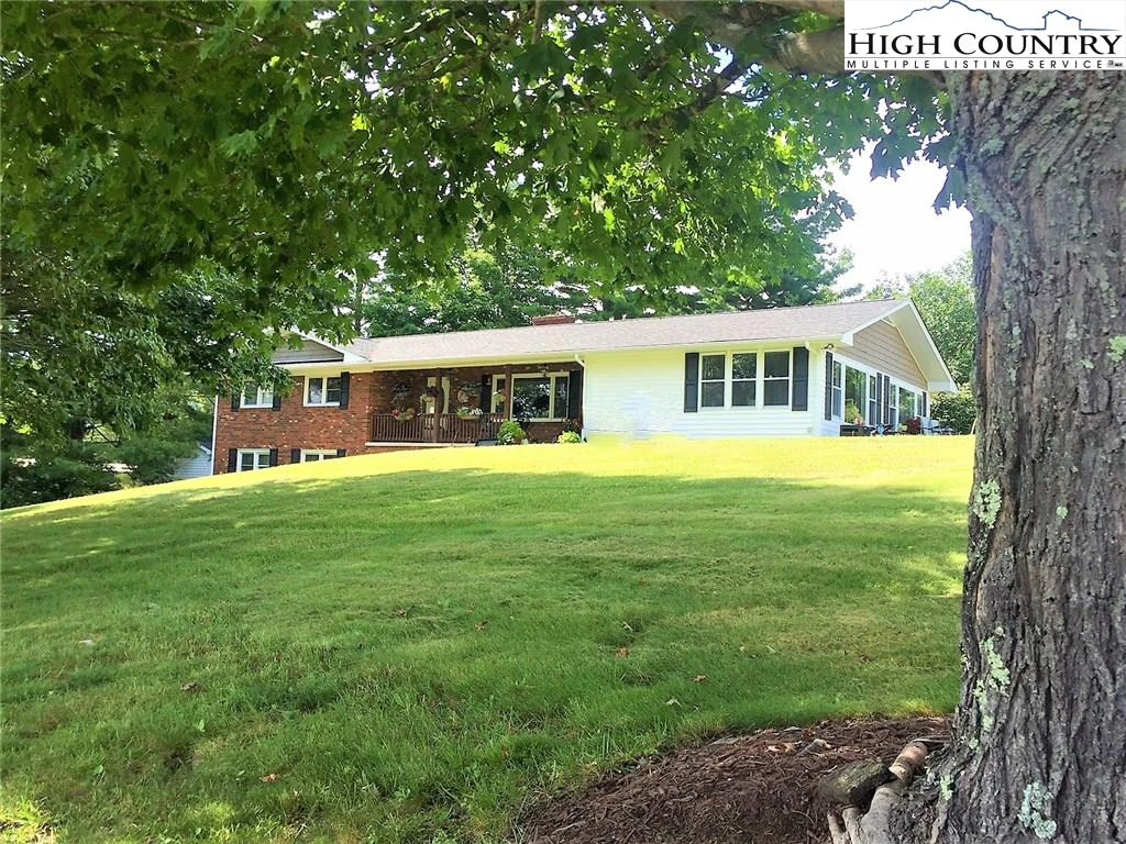 Image number 1 for the current listing