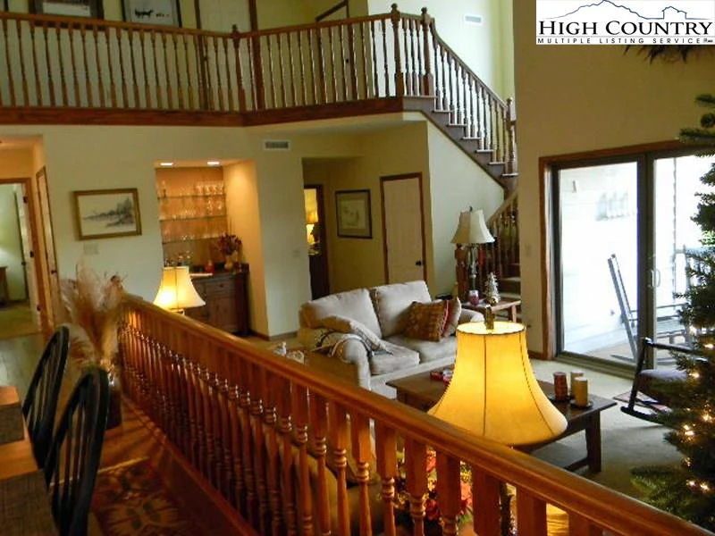 Image number 8 for the current listing