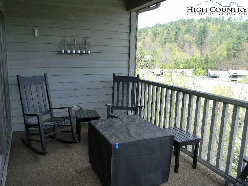 Image number 4 for the current listing