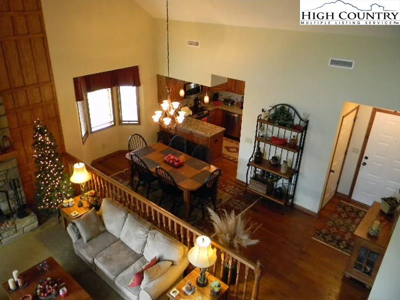 Image number 3 for the current listing
