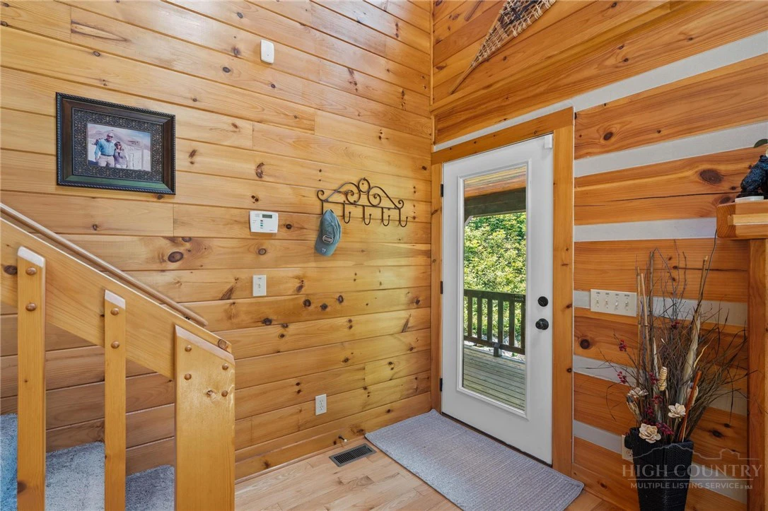 Image number 6 for the current listing