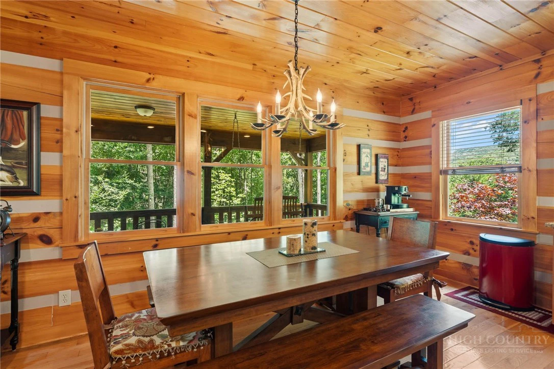 Image number 10 for the current listing