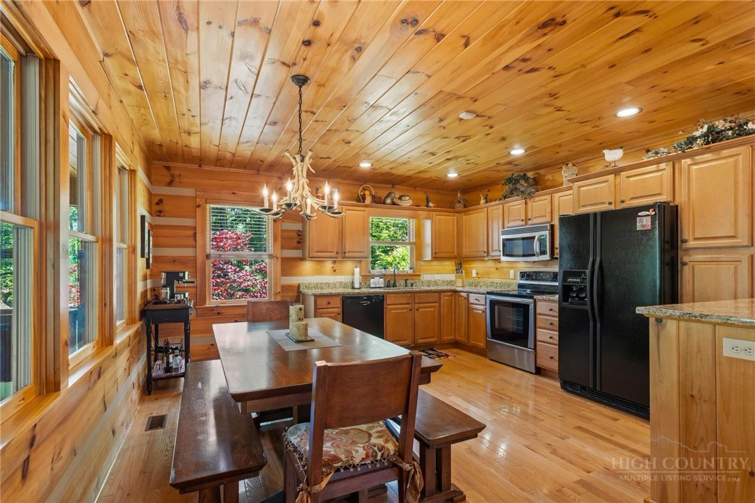 Image number 12 for the current listing