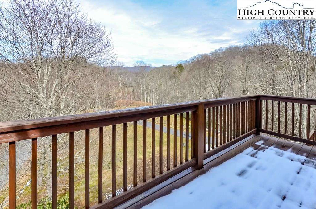 Image number 4 for the current listing