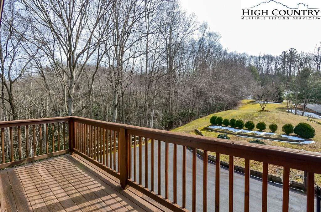 Image number 7 for the current listing
